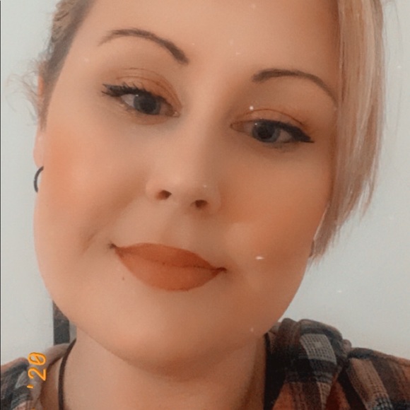 Meet your Posher, Briana - Picture 1 of 1